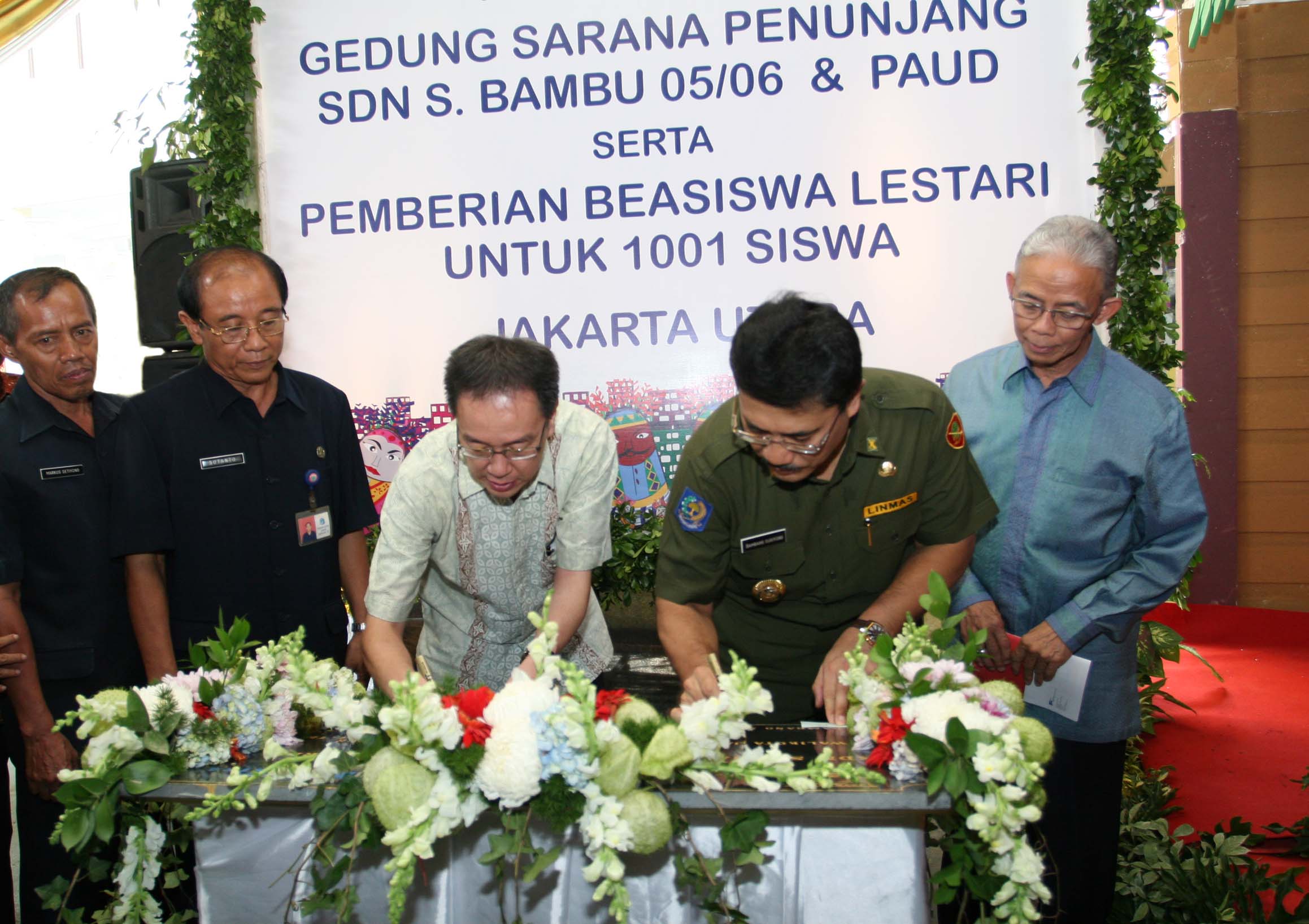 JAKARTA Hari ini Senin 9 Mei 2011 PT Astra International Tbk “Astra” dan anak perusahaan di wilayah Jakarta Utara meresmikan gedung penunjang belajar