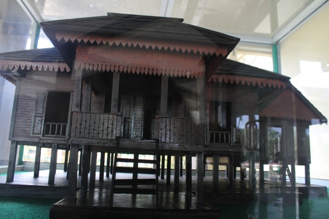 cvotelblogdecvt Miniatur  Rumah Adat Kalimantan Barat